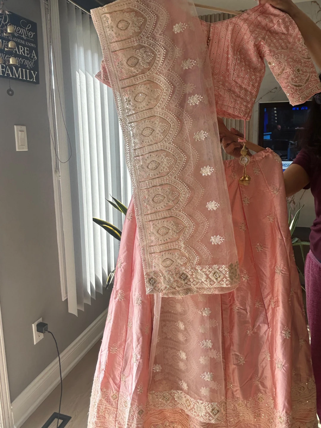 Pink embroidered lehenga choli with dupatta - photo 2