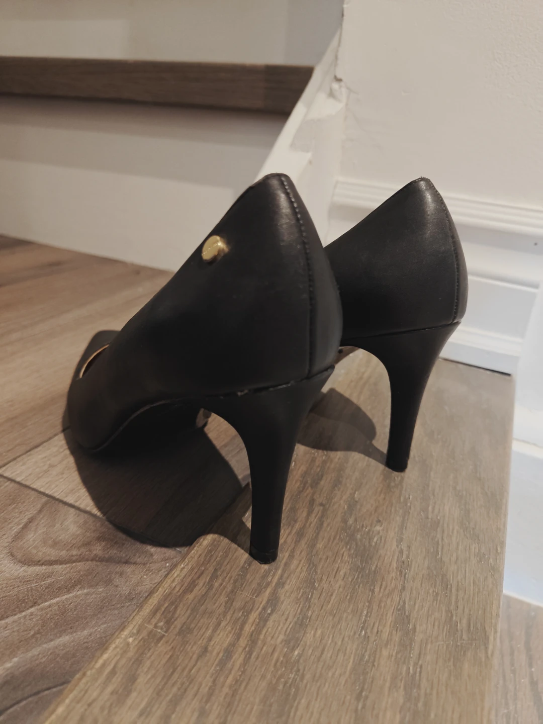 Calvin Klein Black Leather Heels - photo 2