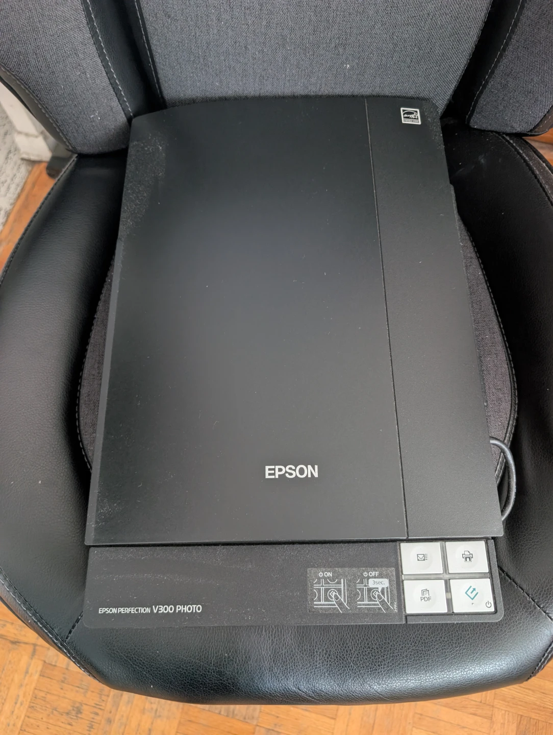 Epson Perfection V300 Photo Scanner - See Description