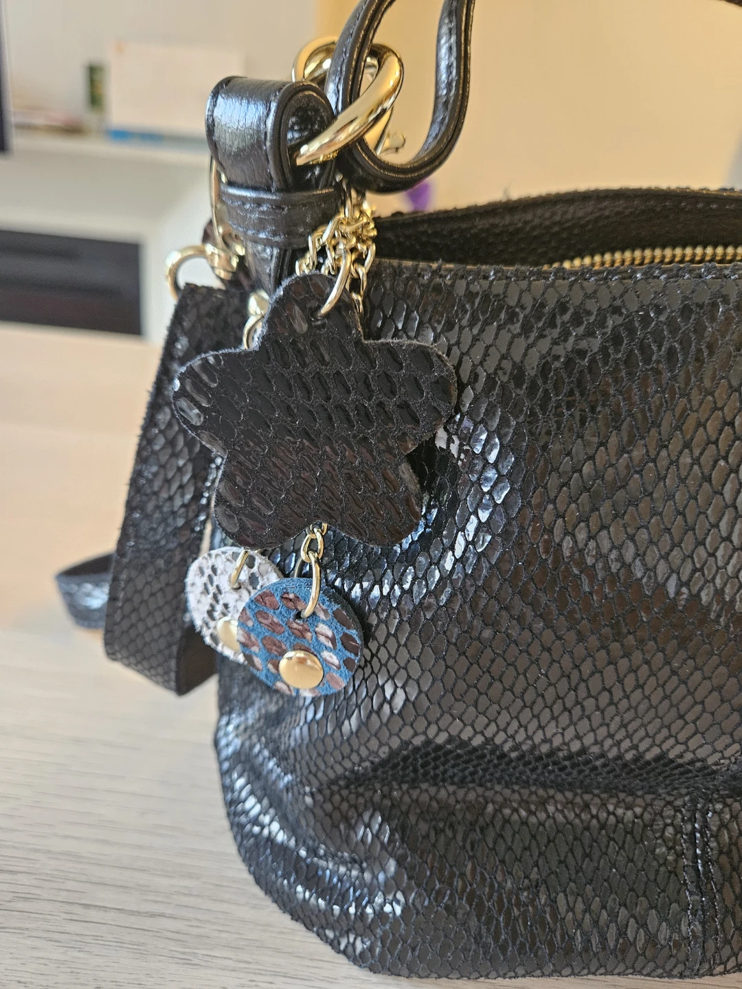 Black Faux Leather Ladies Handbag - photo 3