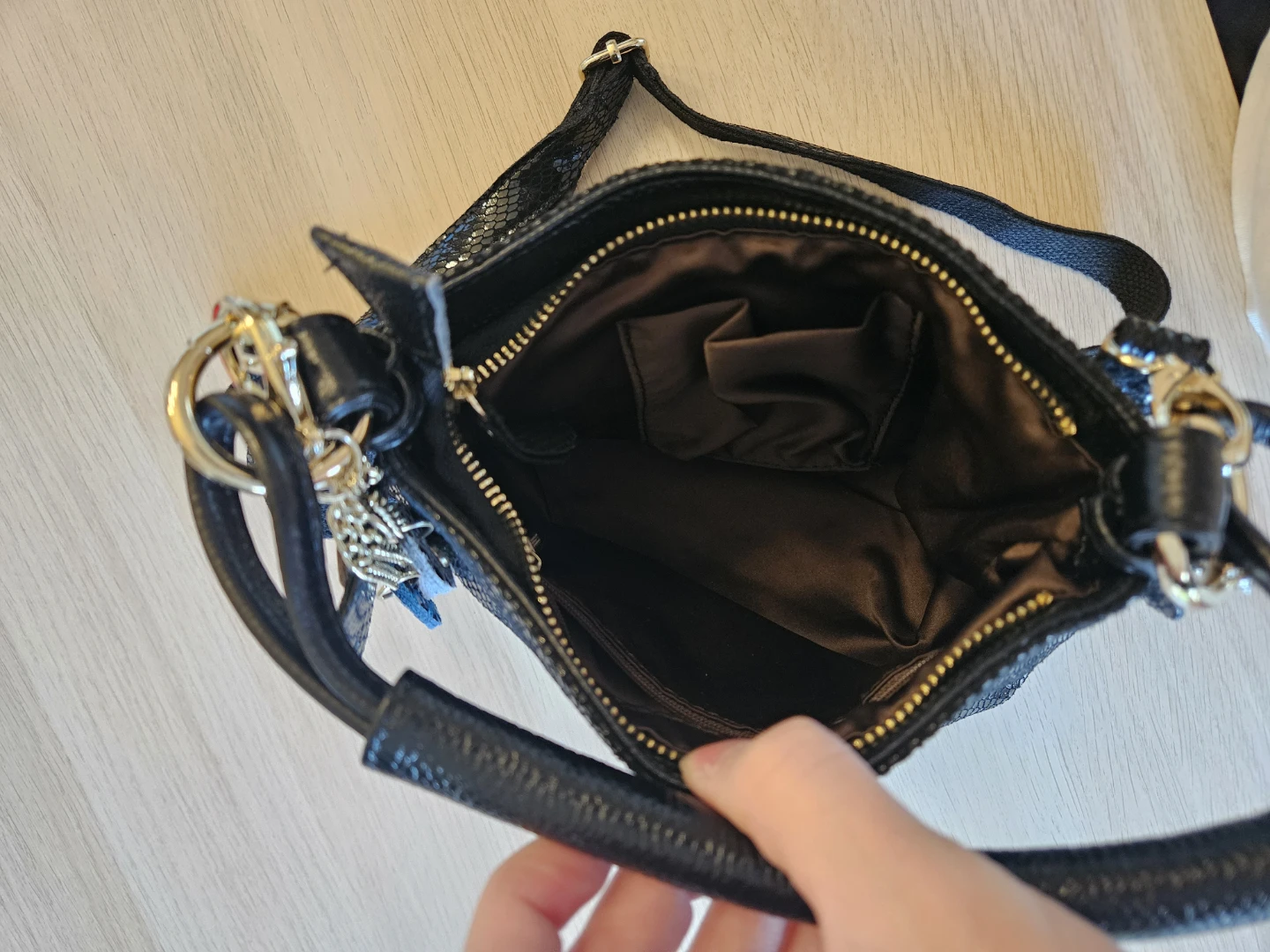 Black Faux Leather Ladies Handbag - photo 4