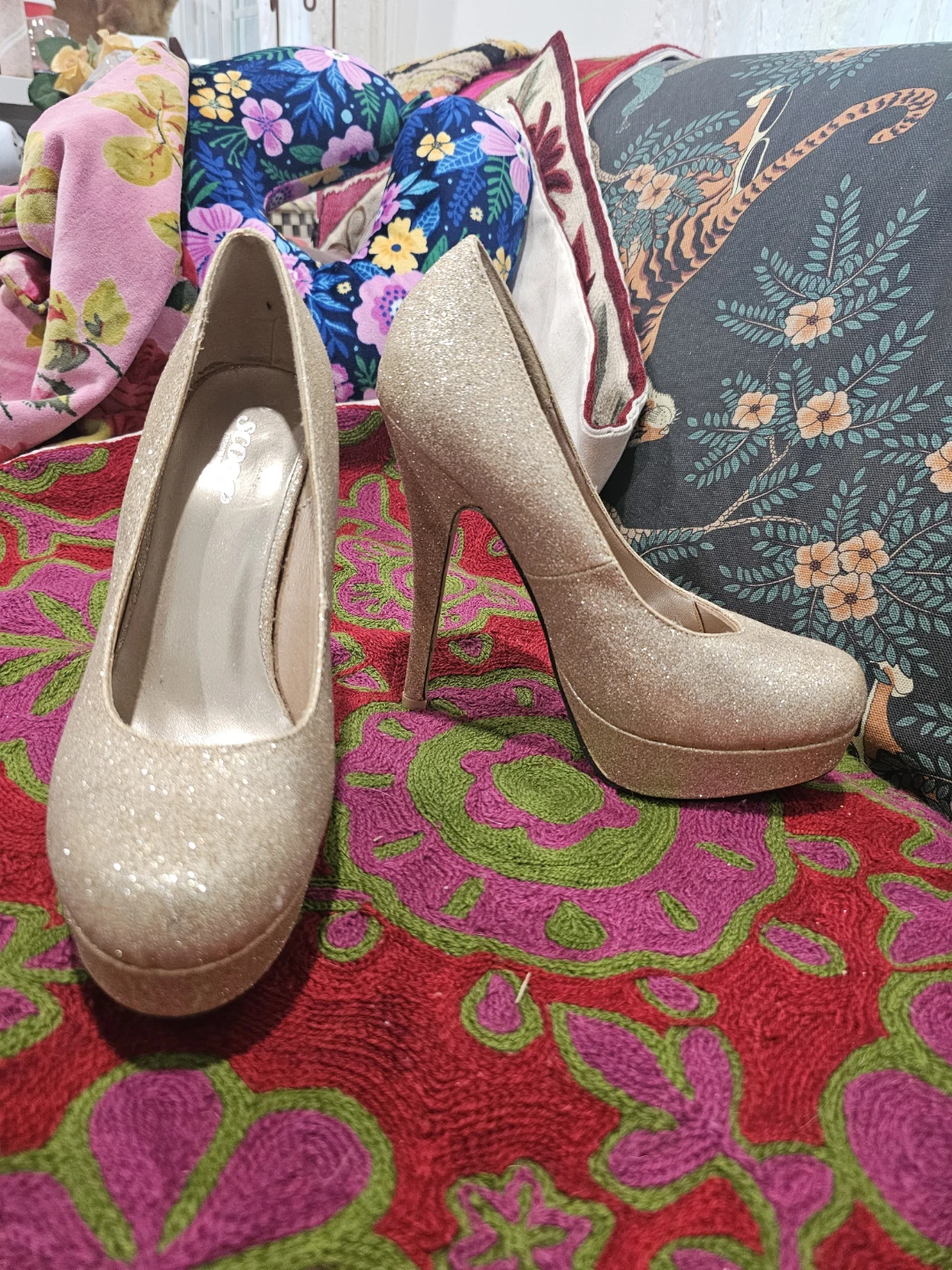 Gold Glitter Platform Heels - photo 2