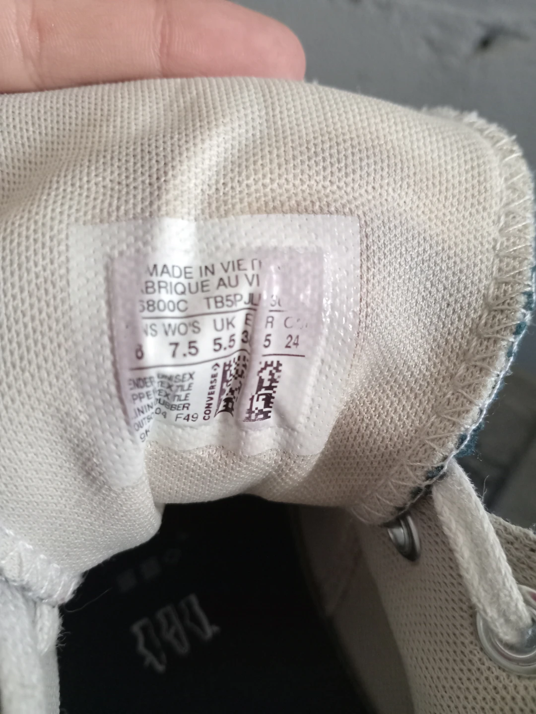 Converse High Top Sneakers - 7.5 - photo 3
