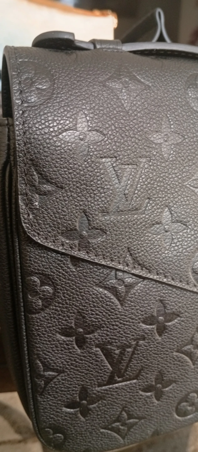 Louis Vuitton Black Monogram Leather Handbag - photo 3