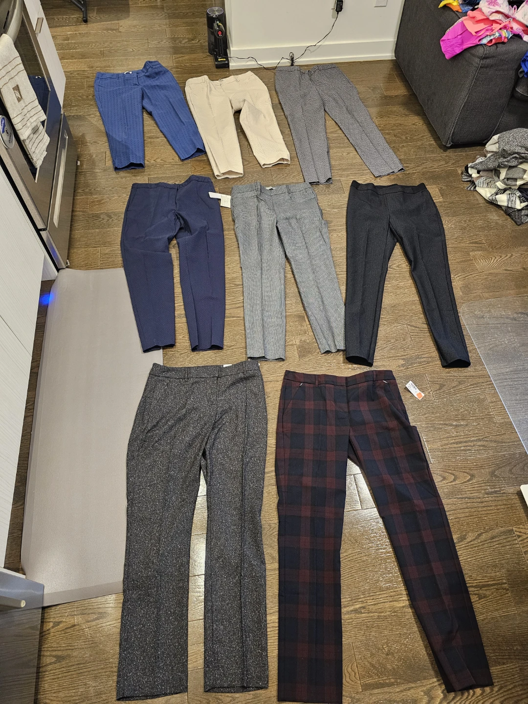Lot of women's clothing -  over 300 items+ - moving sale! - photo 2