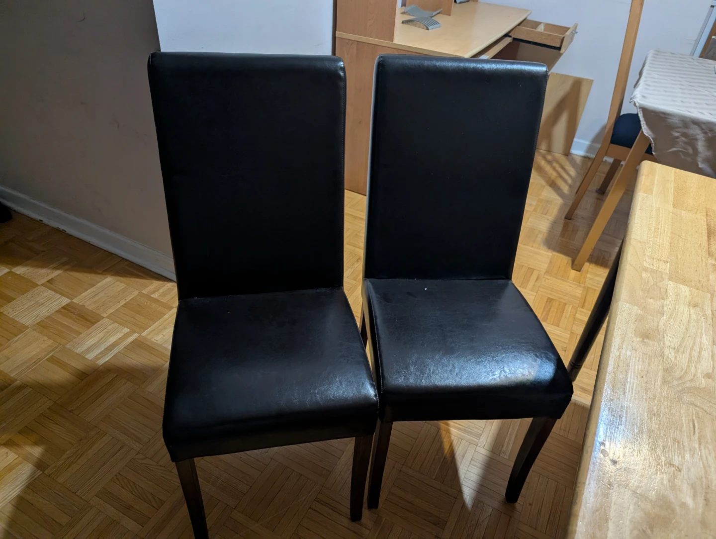 Set of 4 Black Faux Leather Dining Chairs - photo 3