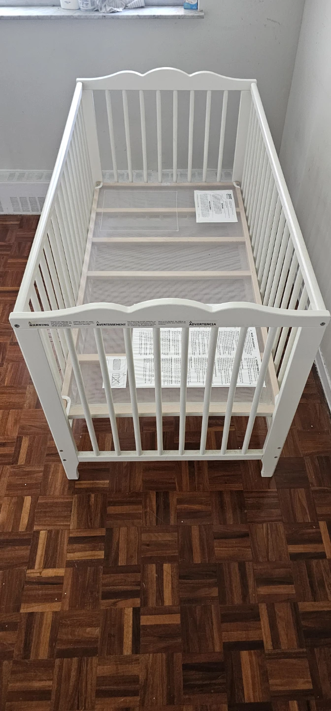White baby crib - photo 5