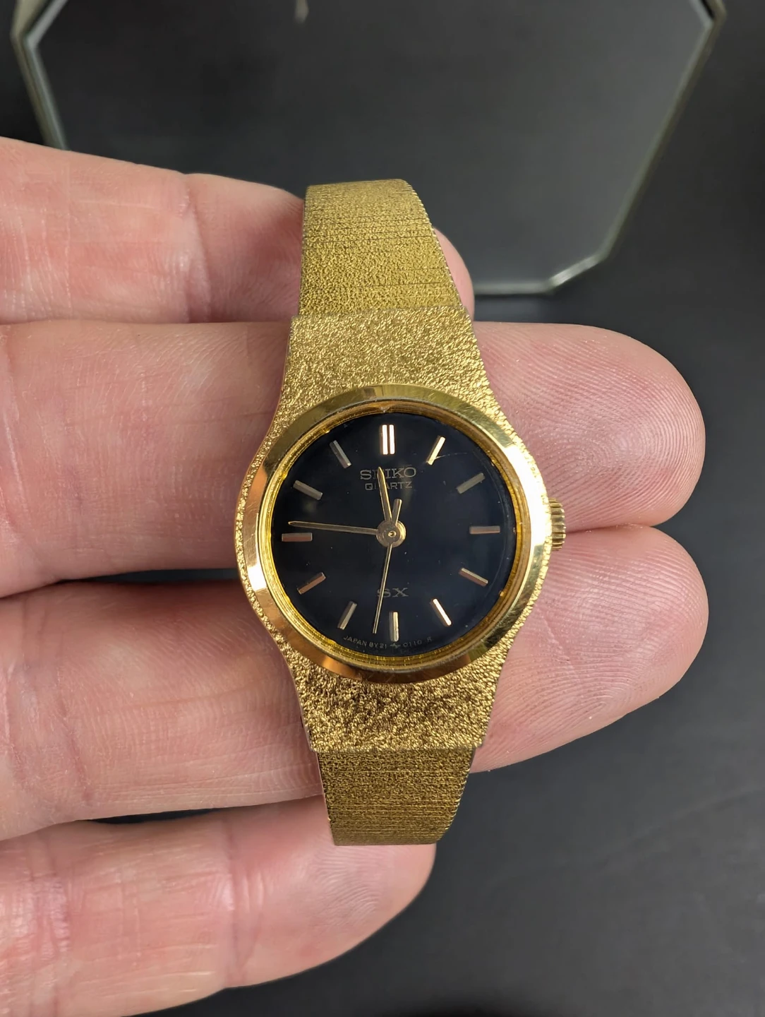 Vintage Seiko Quartz Gold-Tone Women's Watch - photo 3