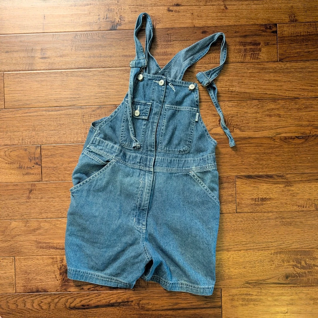 Overall shorts