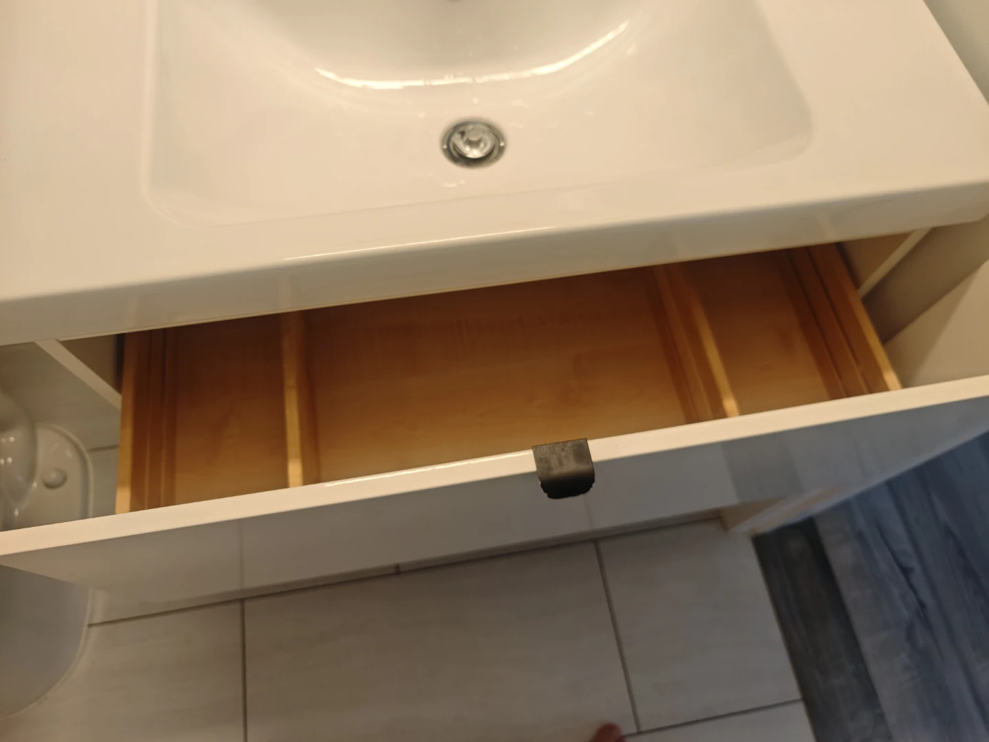 White Bathroom Vanity with Sink and Faucet - photo 2