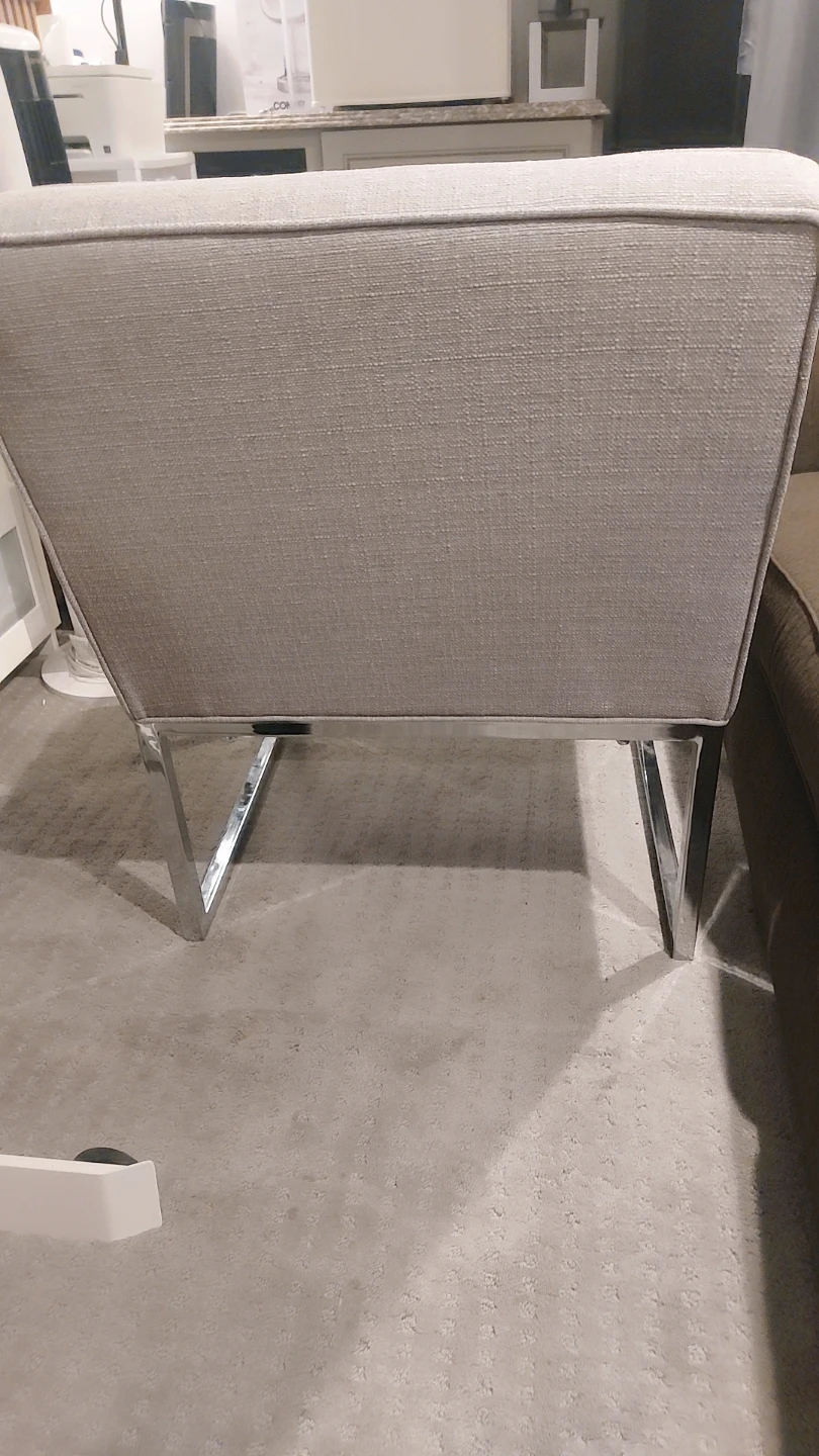 Tufted Accent Chair - photo 4