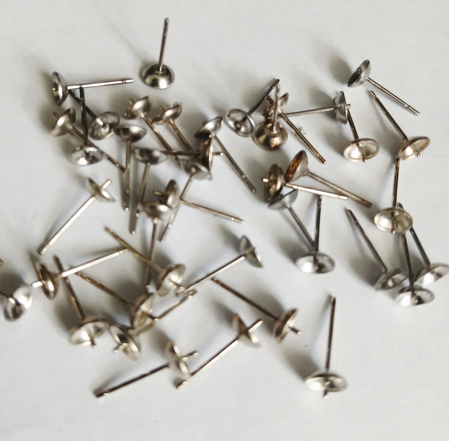 40 pc of Push Pins/Thumb Tacks - studs findings - photo 3