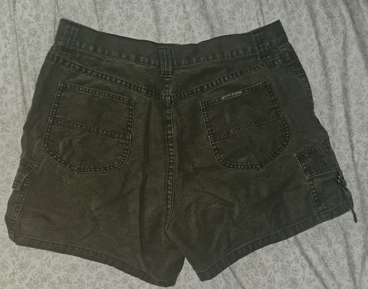 Rivited by Lee Cargo Shorts Women's Size 14P - photo 2