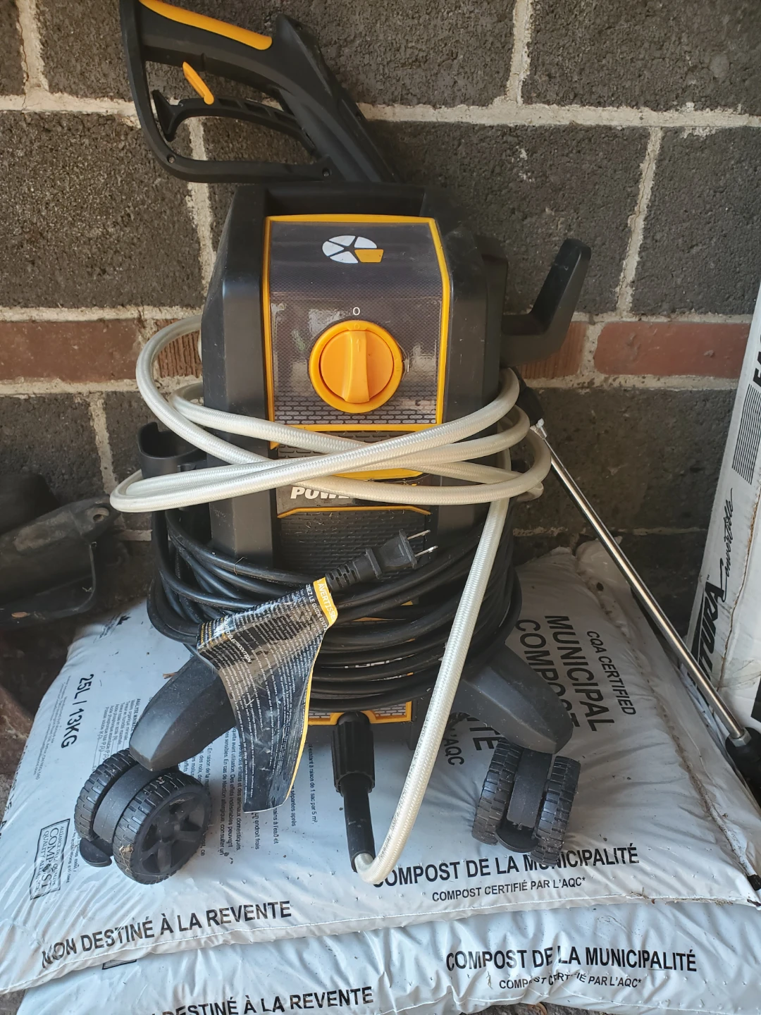 Spyder 1800 PSI Pressure Washer - photo 2