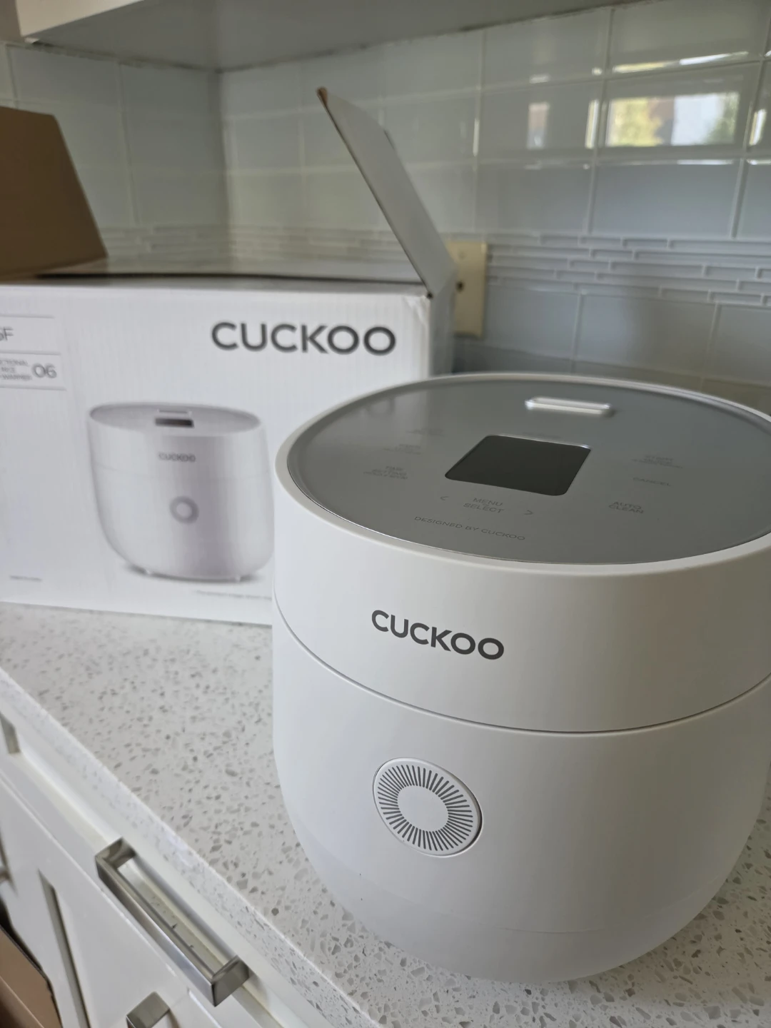BRAND NEW: Cuckoo 6-Cup Micom Rice Cooker (CR-0675F)