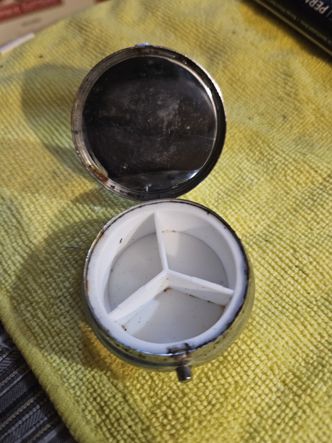 Vintage Round Pill Case - photo 5
