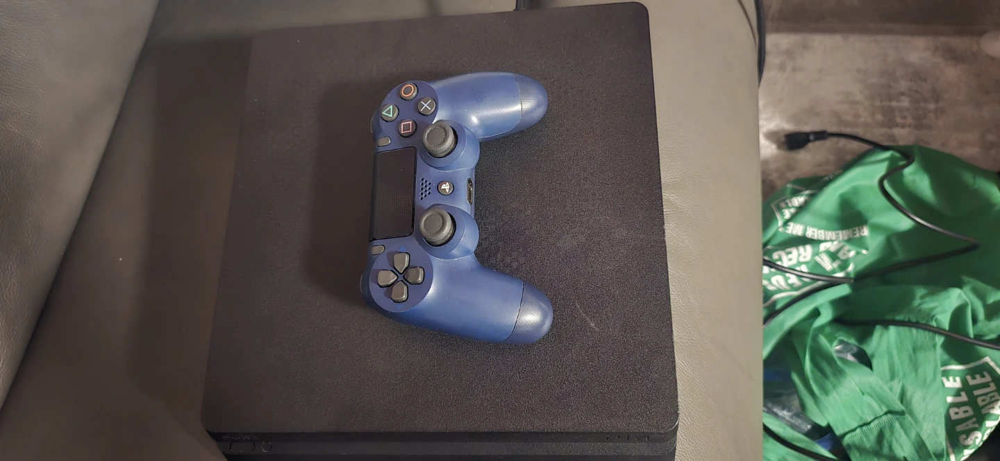 Sony PlayStation 4 Console with 27" monitor - photo 3