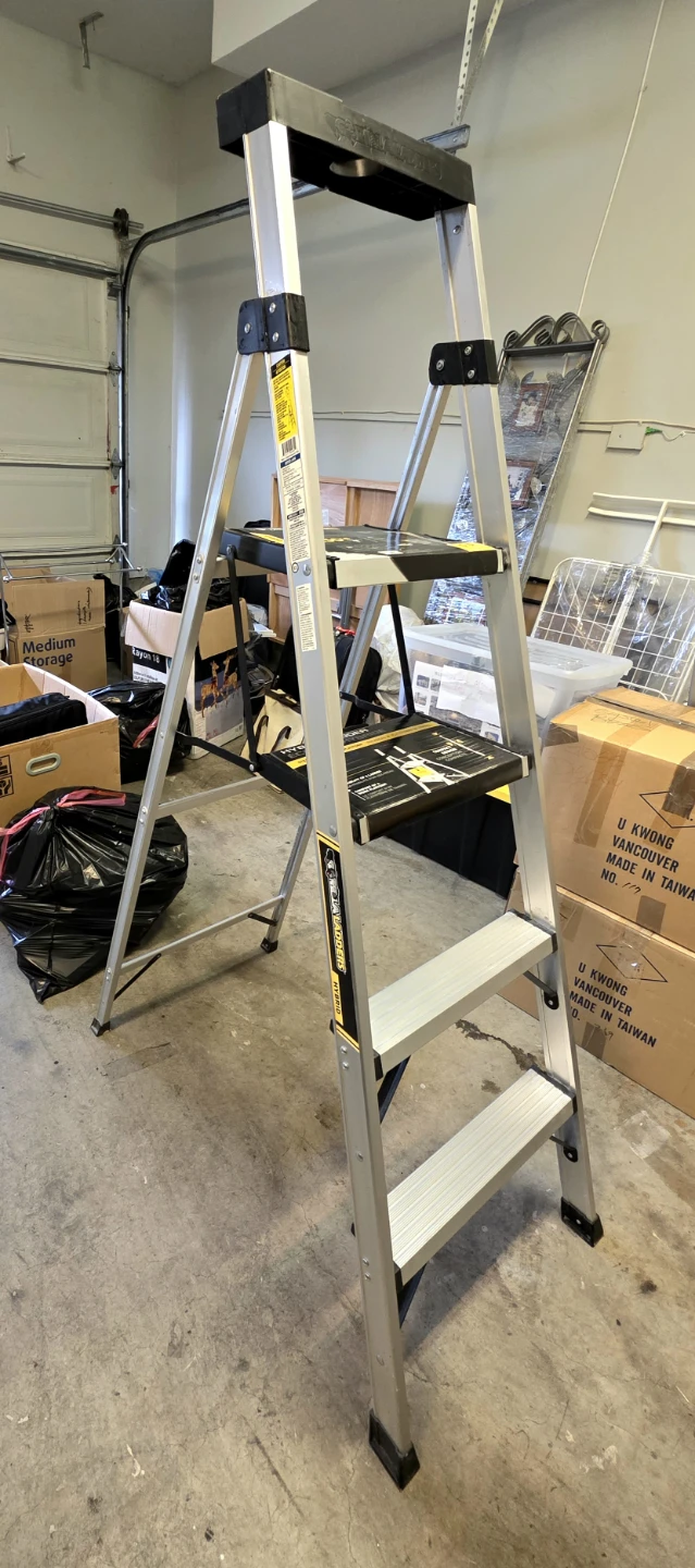Gorilla Ladders Hybrid Ladder - 5.5 ft - photo 4