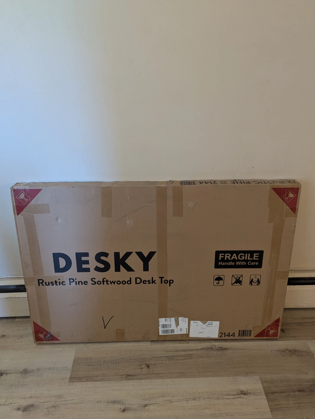 DESKY Desk Top only with small crack - photo 4