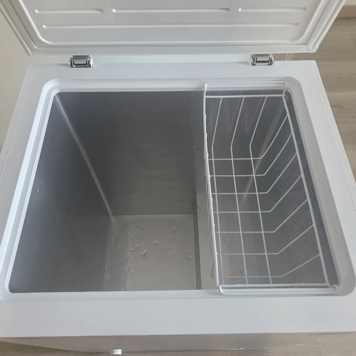 Arctic King Chest Freezer - photo 3