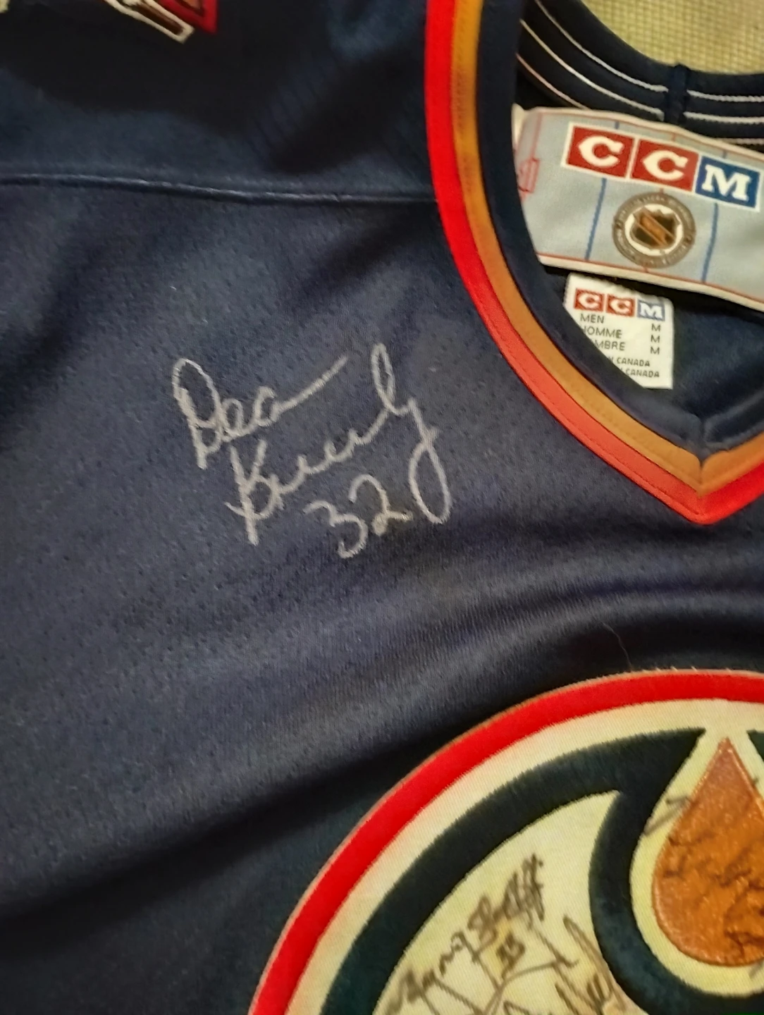 CCM Edmonton Oilers Signed Hockey Jersey Size M - photo 3
