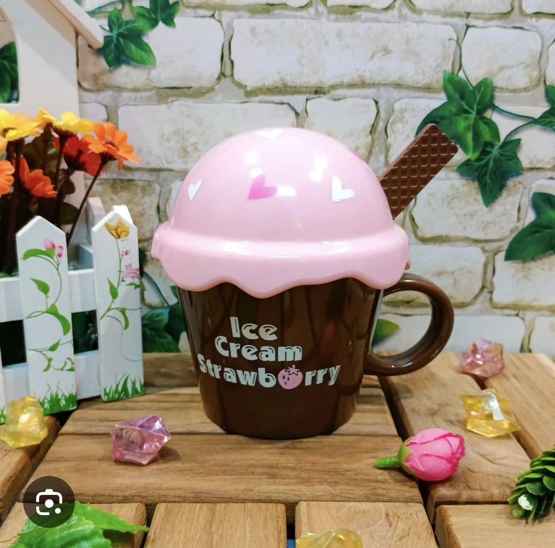 Ice Cream Strawberry Cup with Spoon and Lid