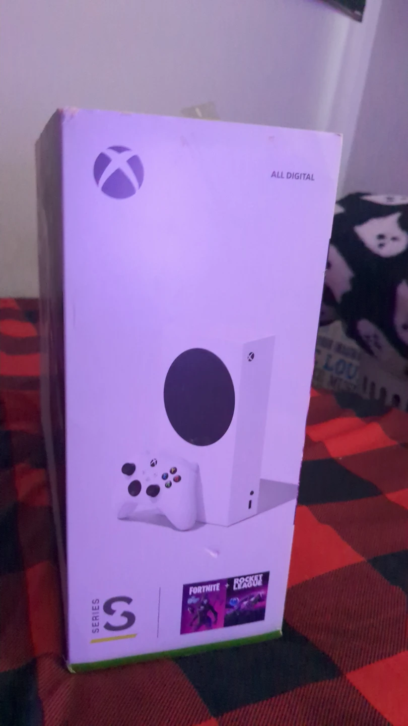 Xbox Series S 512 GB Console Fortnite & Rocket League Bundle - photo 4