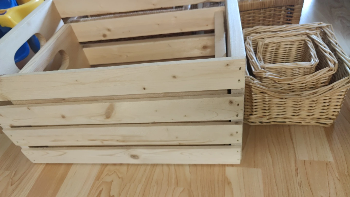 Wooden Crate and Set of Wicker Baskets - photo 4
