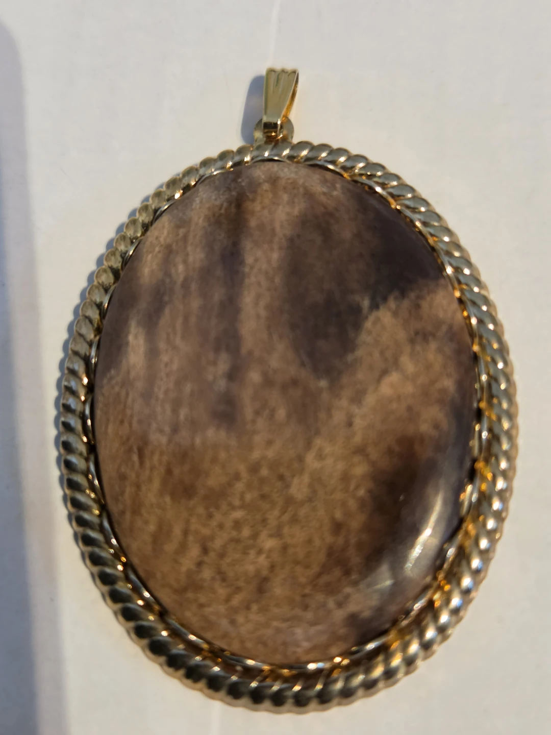 Oval Pendant with Natural Stone Inlay and Gold-Tone Rope Border - photo 2