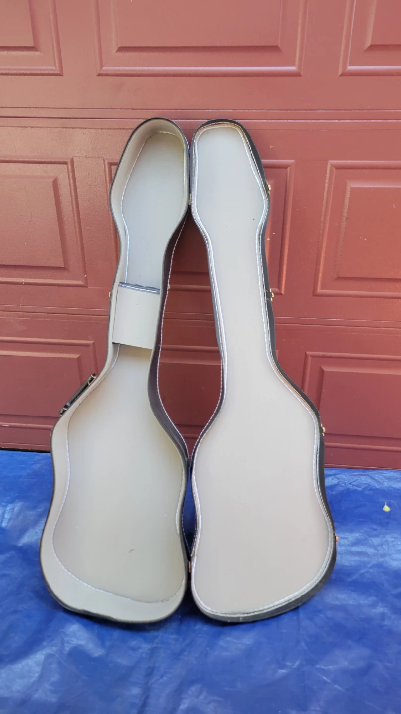 Hard Shell Guitar Case & music stand - photo 2