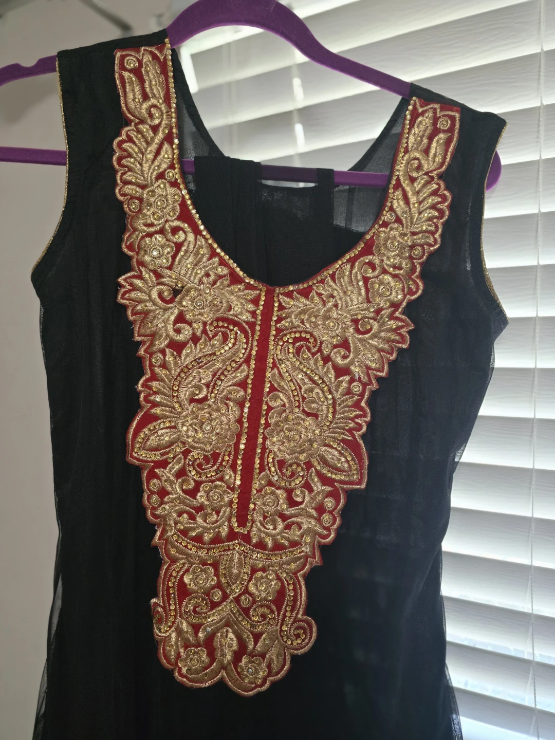 Black Sleeveless Embroidered Kurti - photo 2