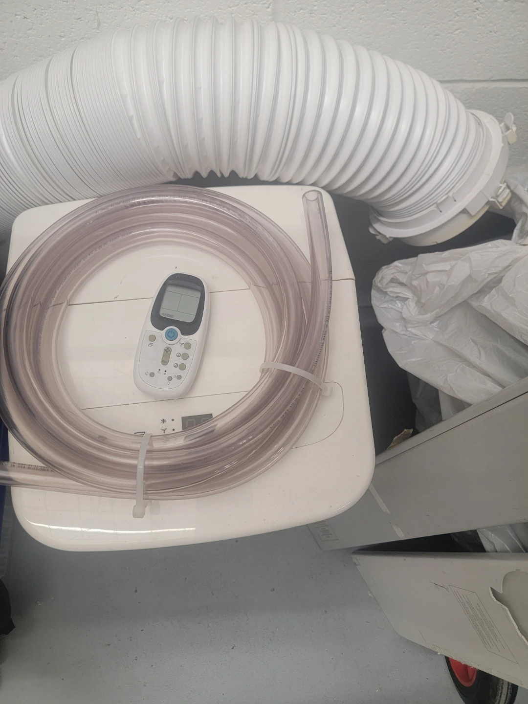 Midea Portable Air Conditioner with Hose and Remote - photo 2