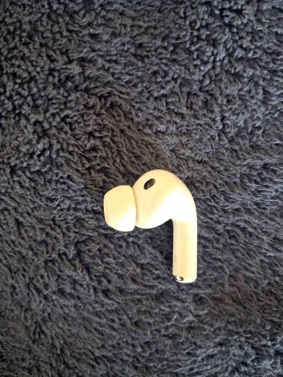 Apple Airpod Pro 3rd Gen replacement earbud A3063 (right side). - photo 4