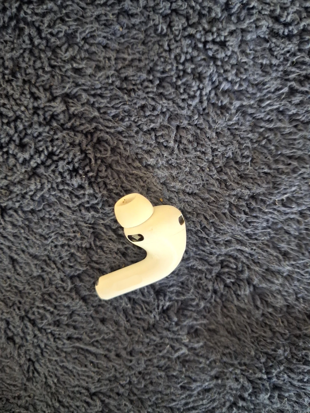 Apple Airpod Pro 3rd Gen replacement earbud A3063 (right side). - photo 5