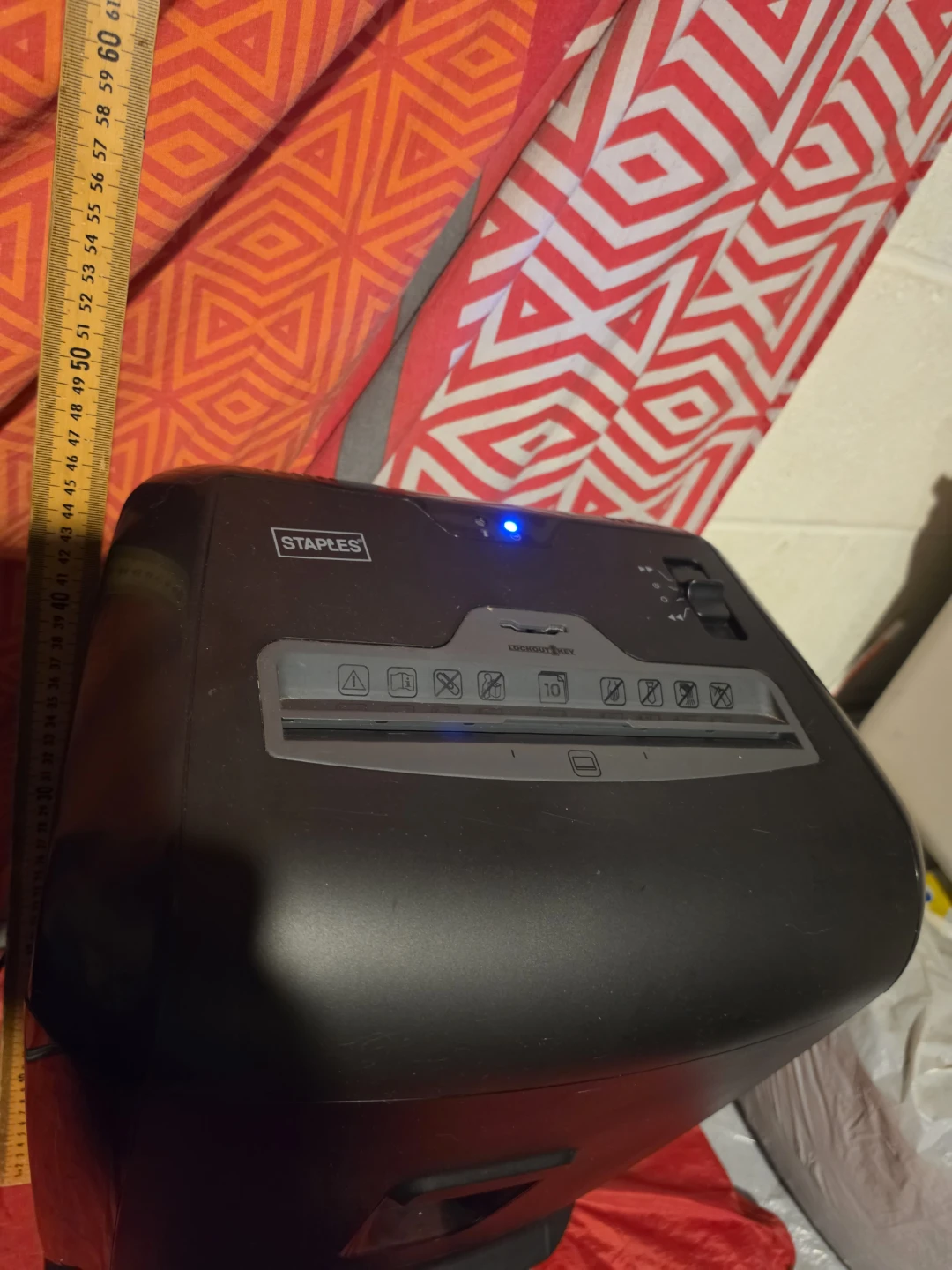 Staples 10 Sheets Paper Shredder - photo 4