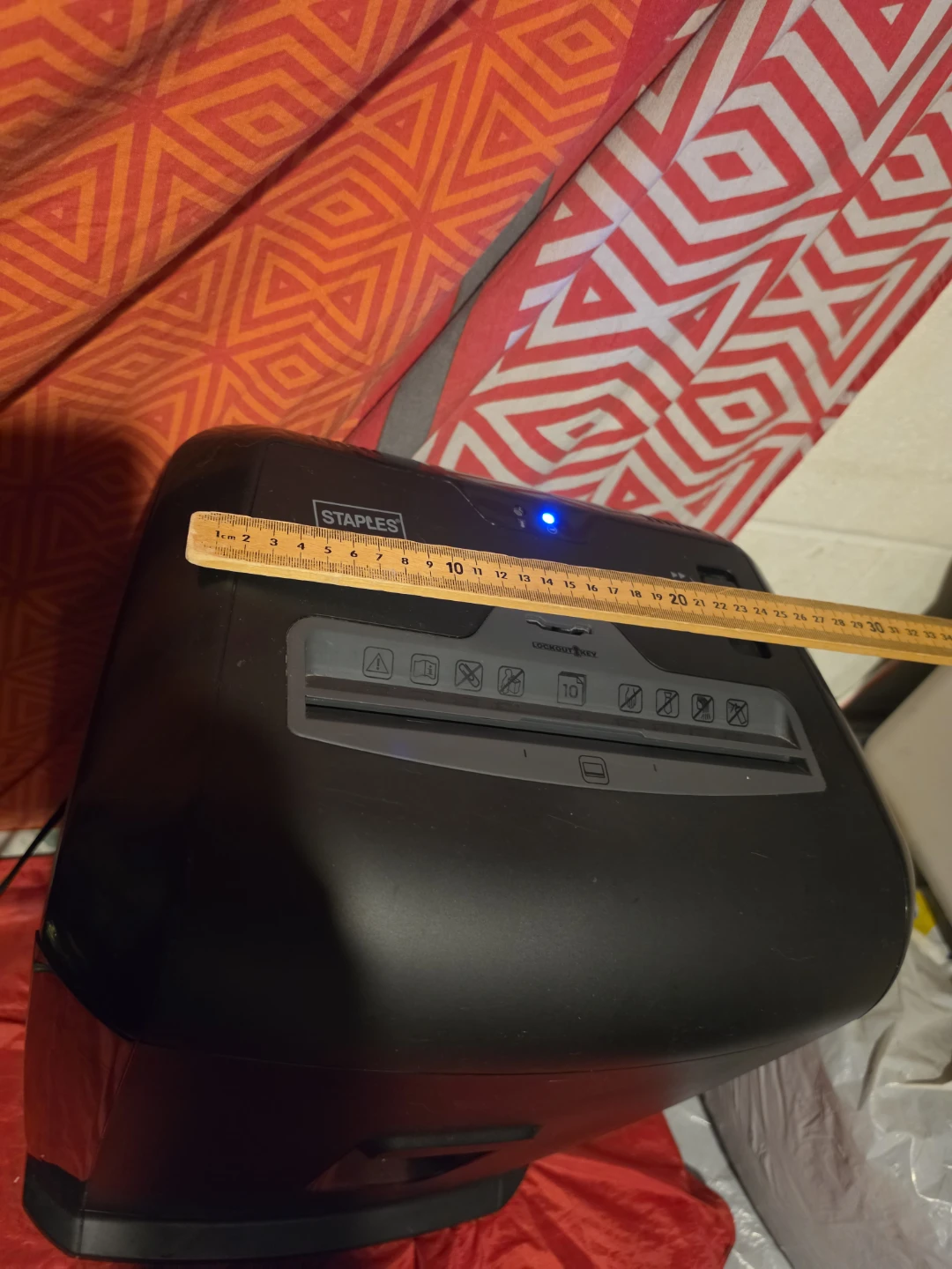 Staples 10 Sheets Paper Shredder - photo 5