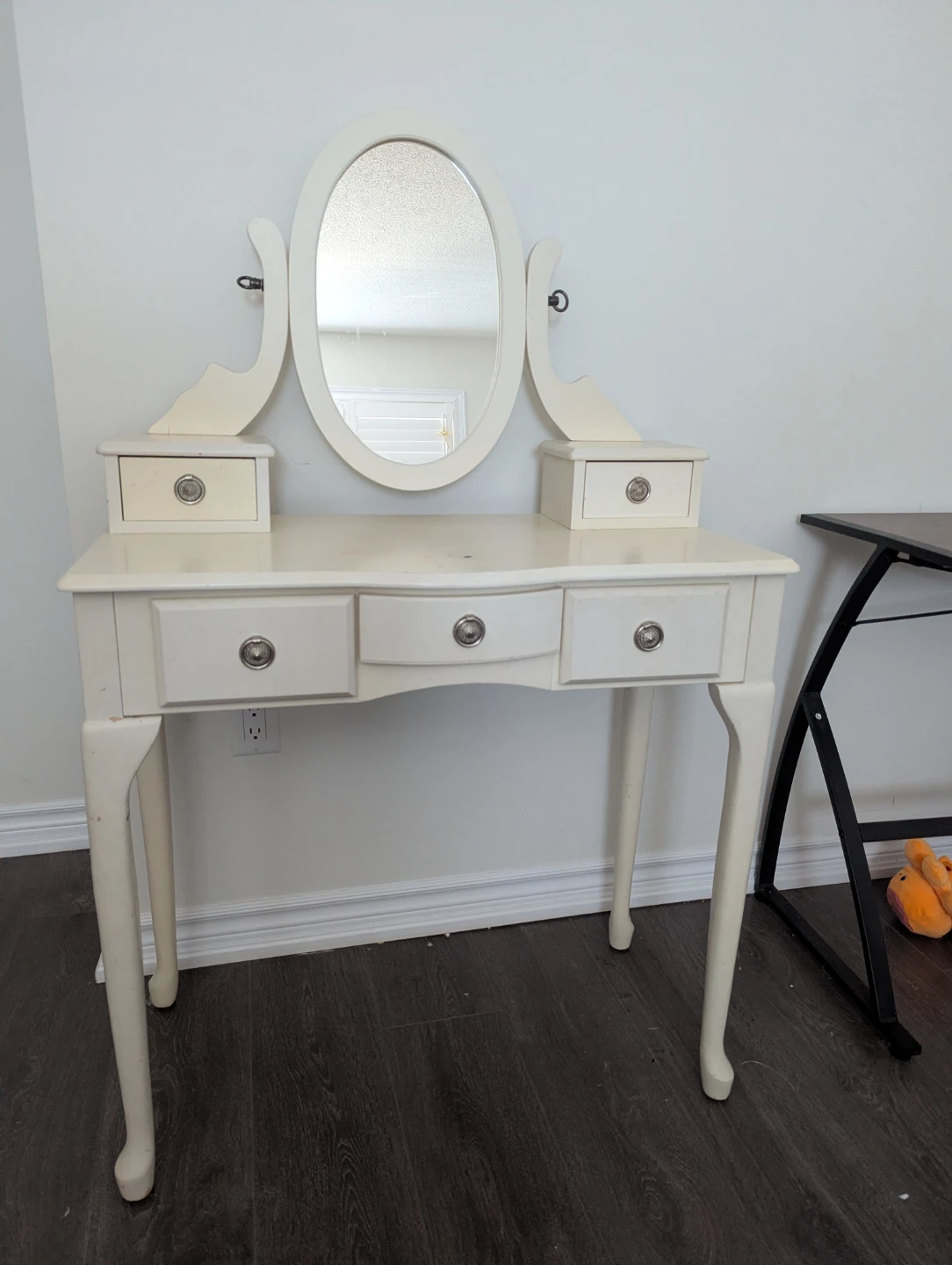White Vanity Desk with Oval Mirror