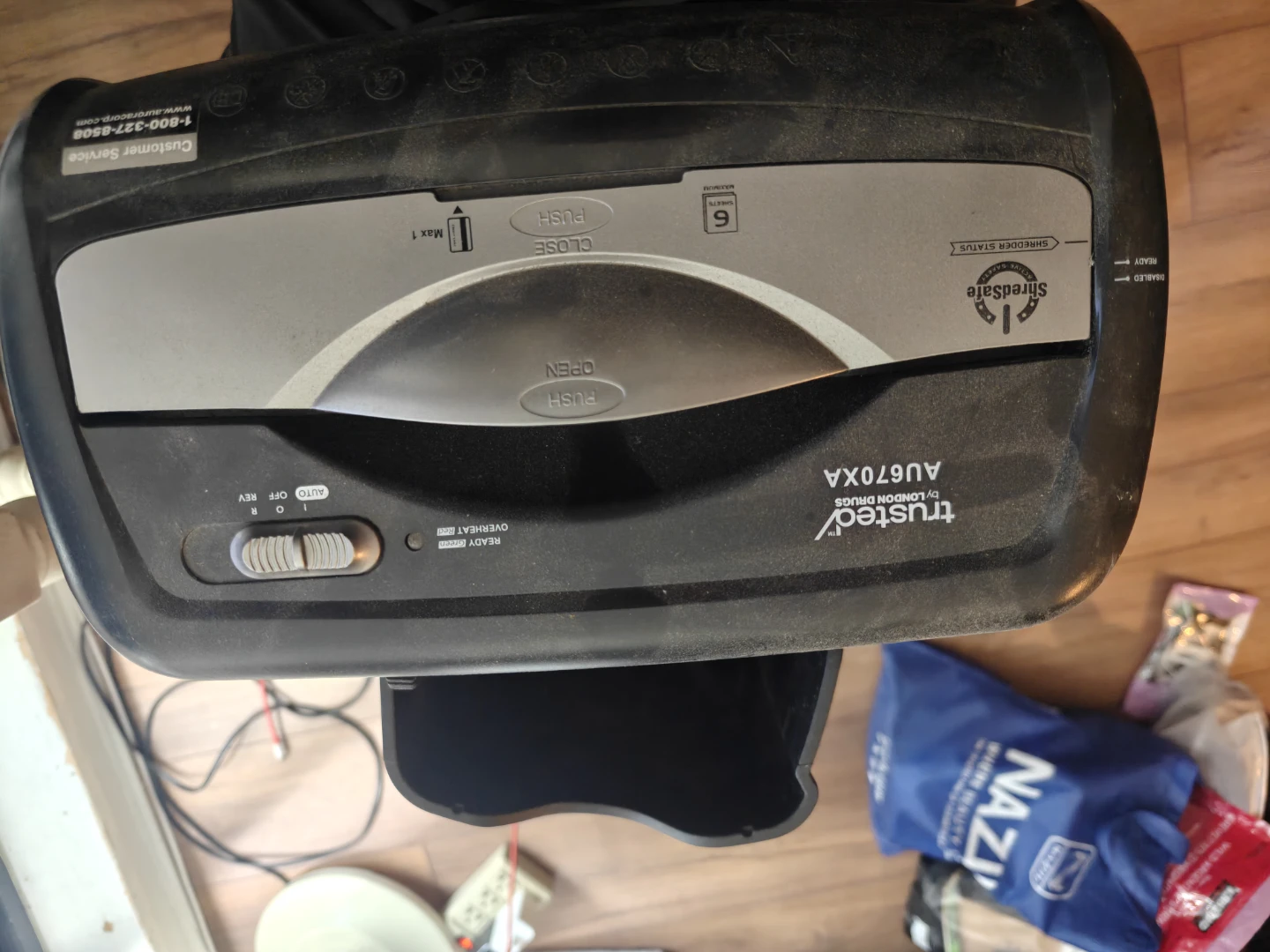 Trusted by London Drugs AU670XA Paper Shredder