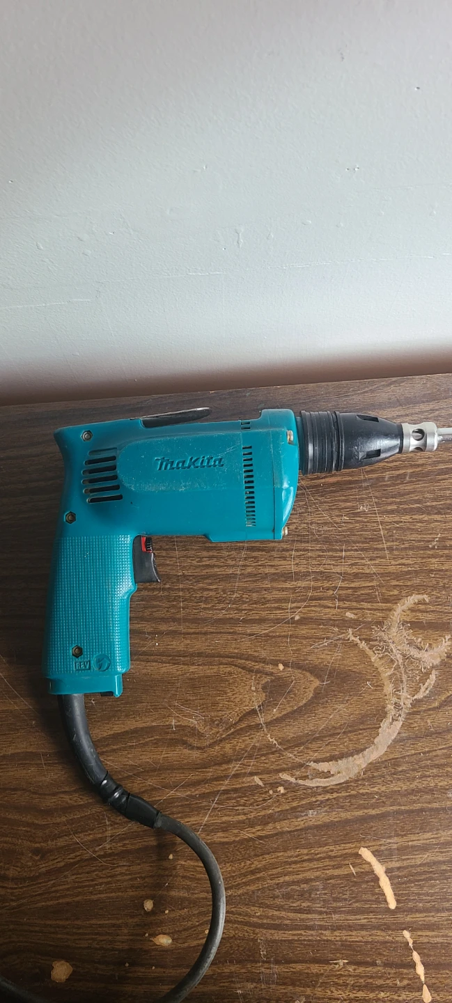 Makita 6820V Corded 5.2A 115v Drywall Screwdriver Power Tool - photo 3