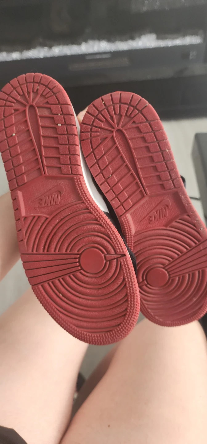 Air Jordan 1 Low SE Youth Shoes - photo 3