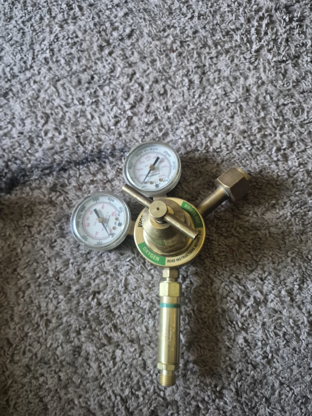 Oxygen Regulator