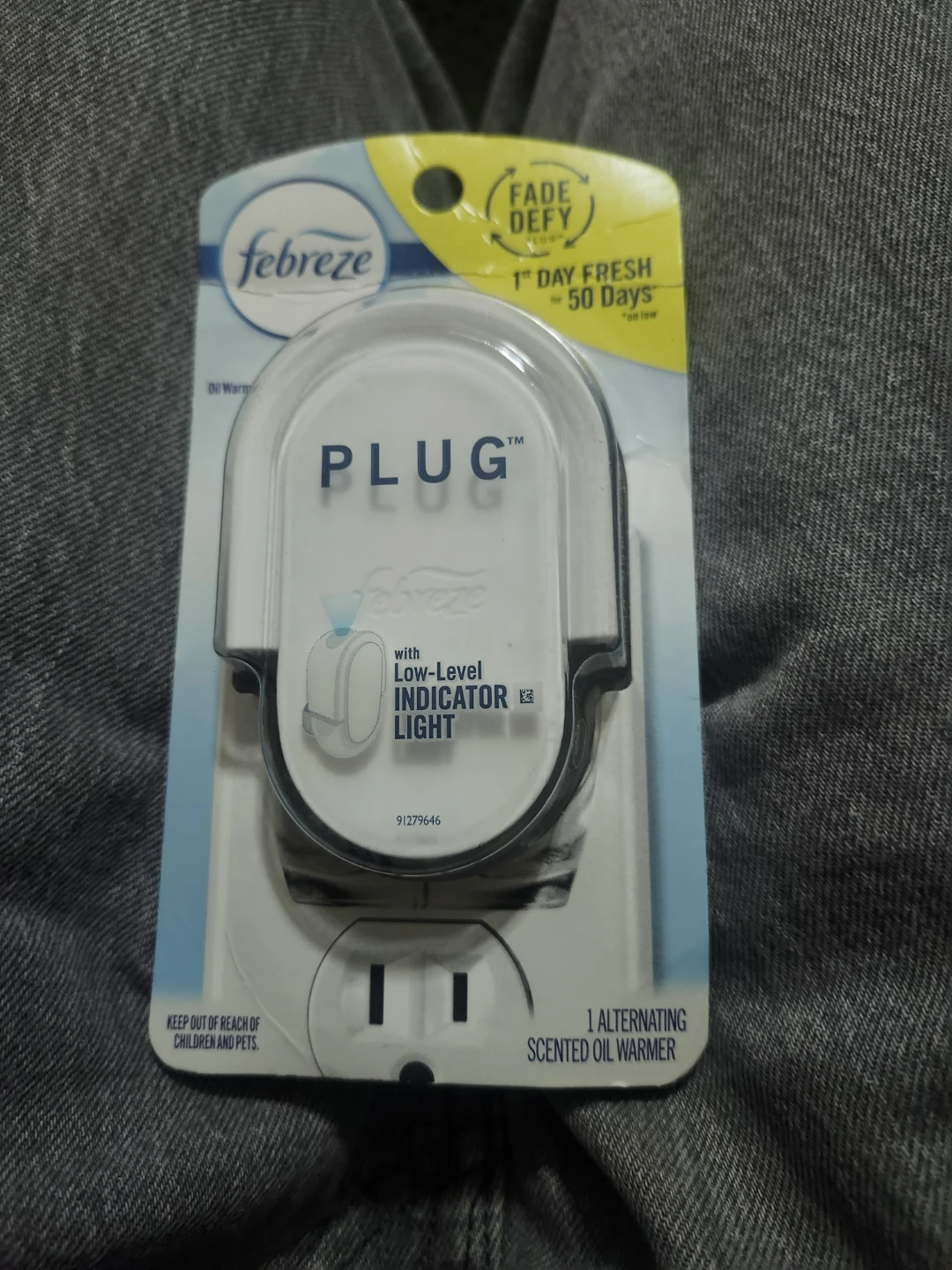 Febreze Plug Scented Oil Warmer with Indicator Light