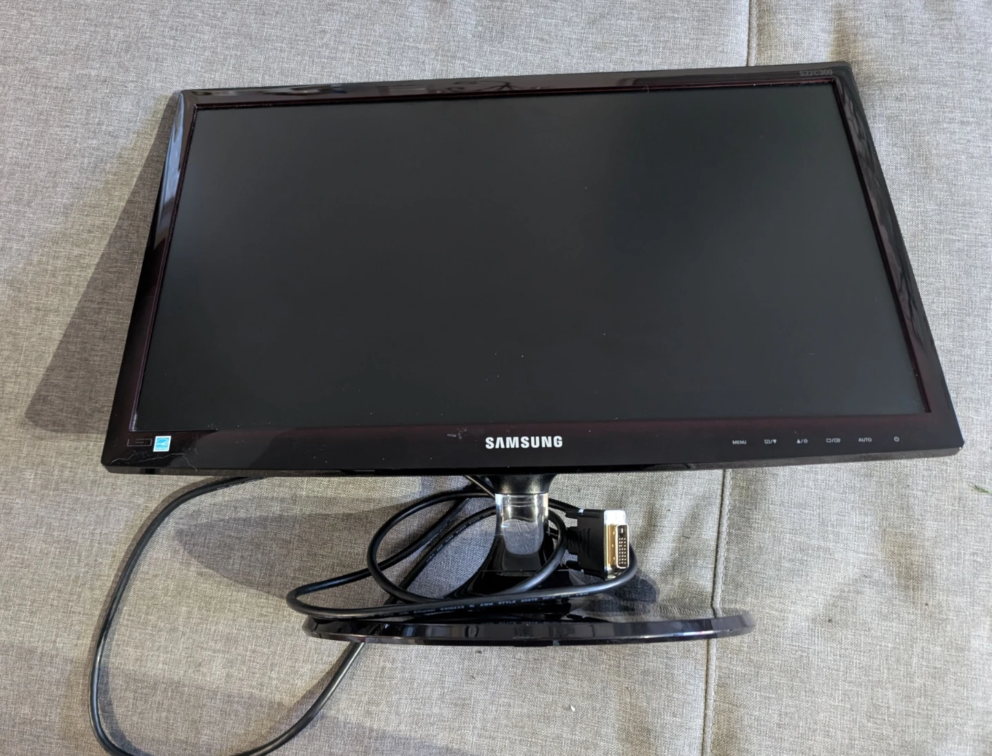 21 INCH Samsung monitor with DVI connector