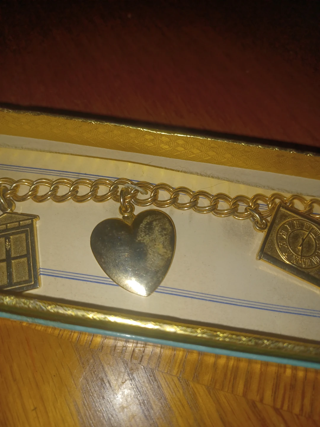 Avon Gold-tone Charm Bracelet 1965 presidents award - photo 3