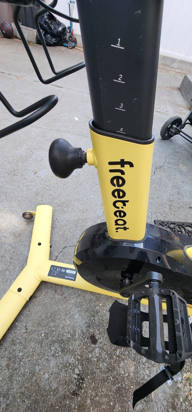 Freebeat Studio Spin Bike with Screen - photo 4