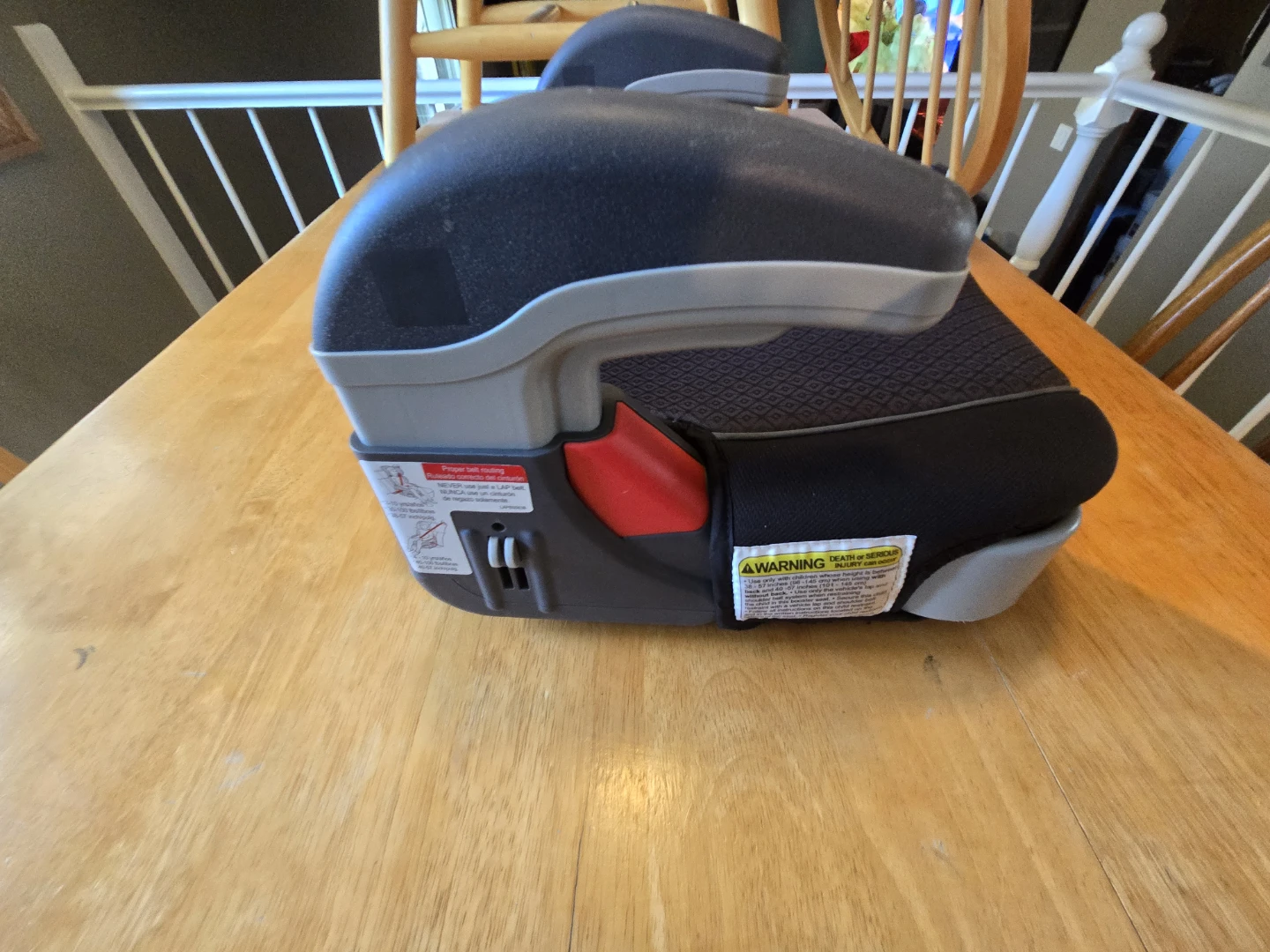 Graco Backless Booster Seat with Adjustable Armrests - photo 4
