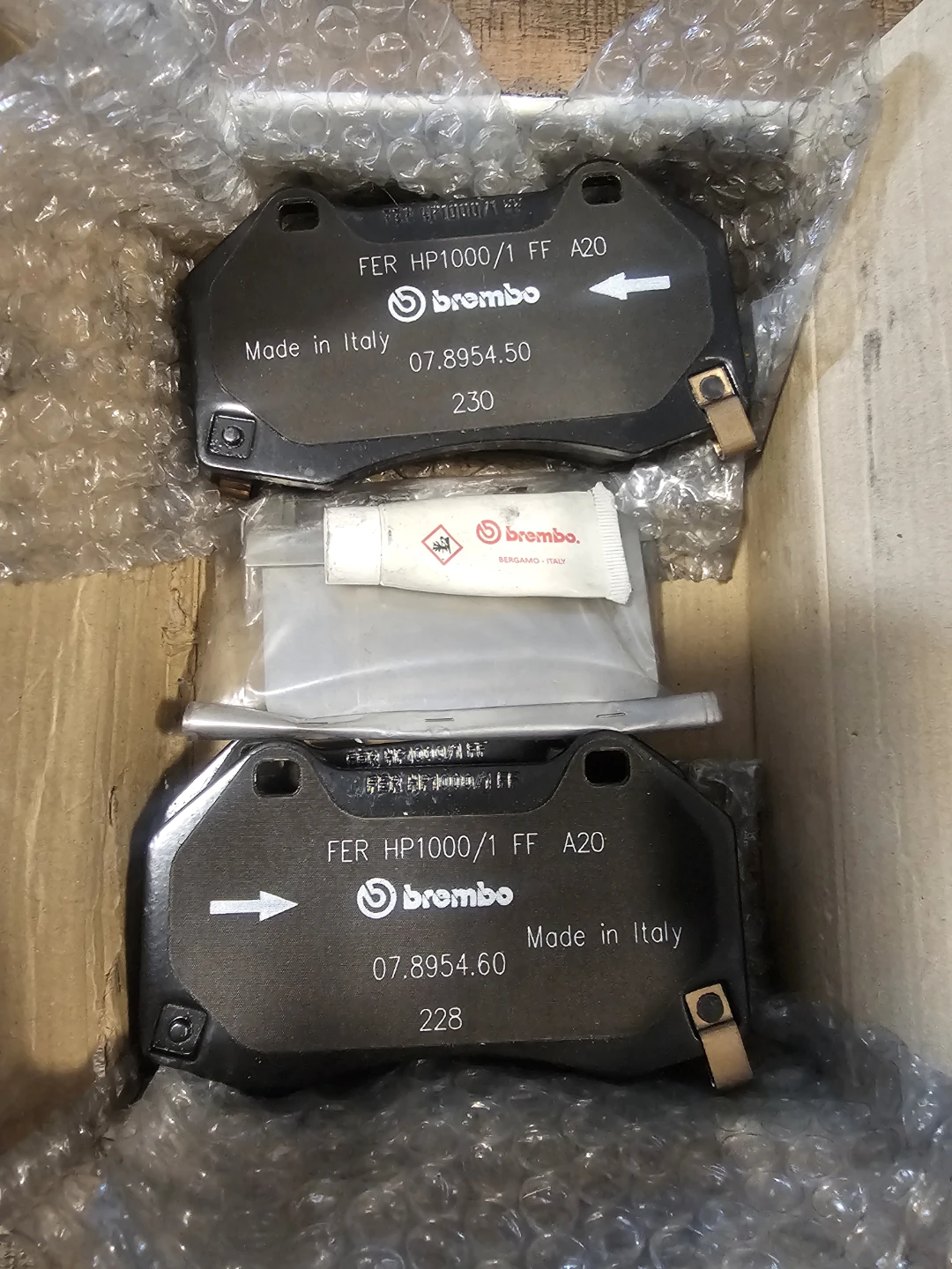 Brembo FER HP1000/1 FF A20 Brake Pads cobalt ss HHR ss