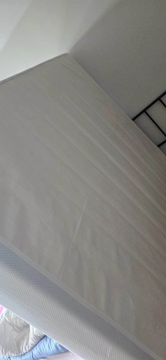 Bed frame and mattress - photo 4