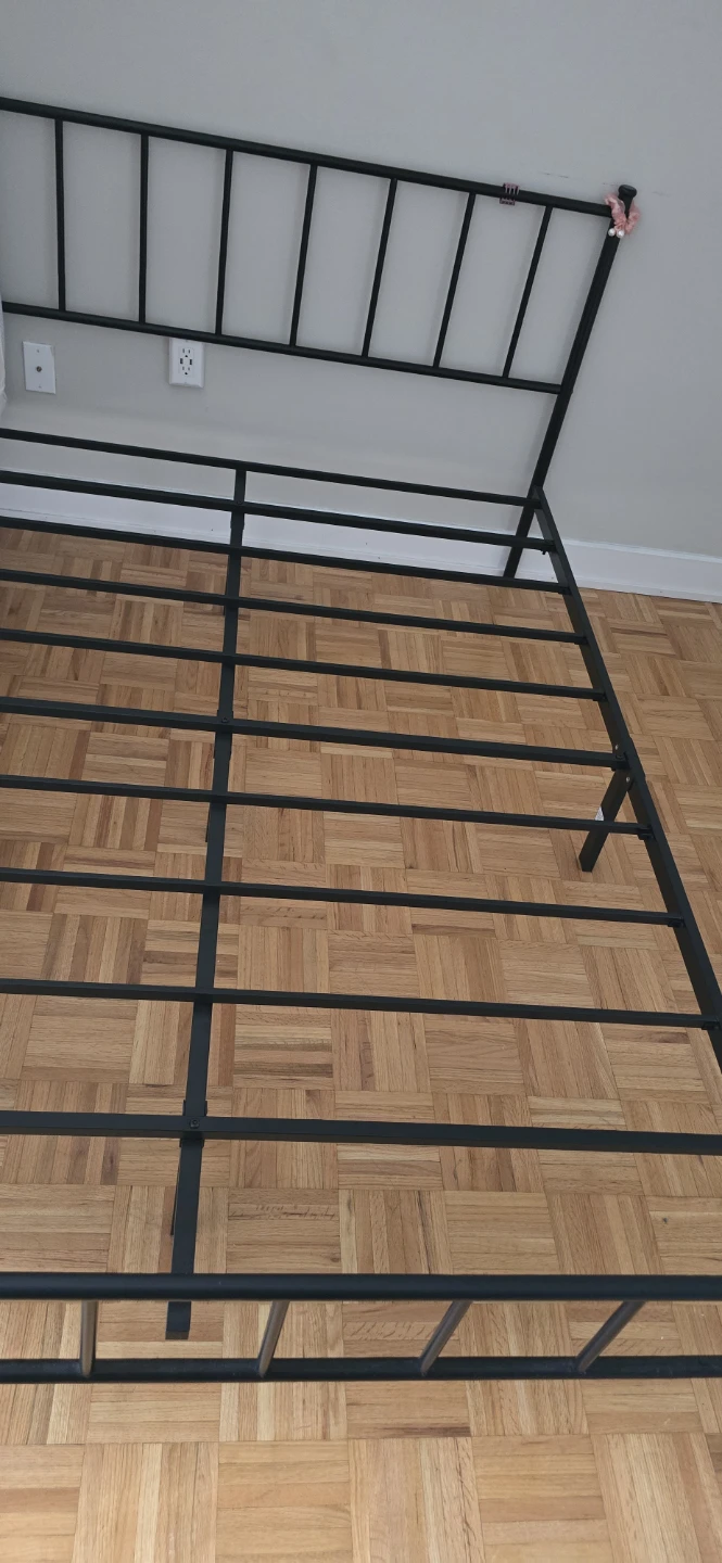 Bed frame and mattress - photo 5