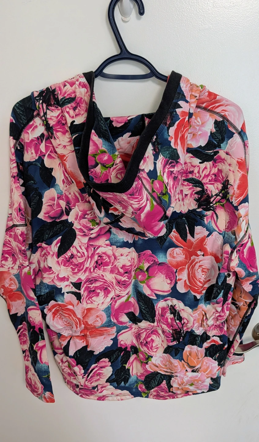 Lululemon Floral Zip-Up Hoodie - Women's Size 6 - photo 3